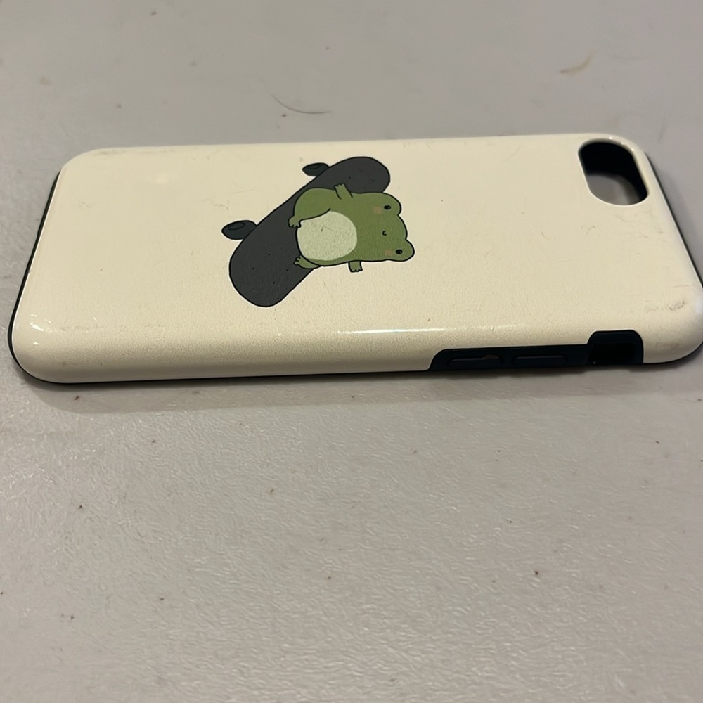 iPhone Case - for iphone SE (2020), 7 and 8. Cute frog and skateboard design. - Picture 7 of 9